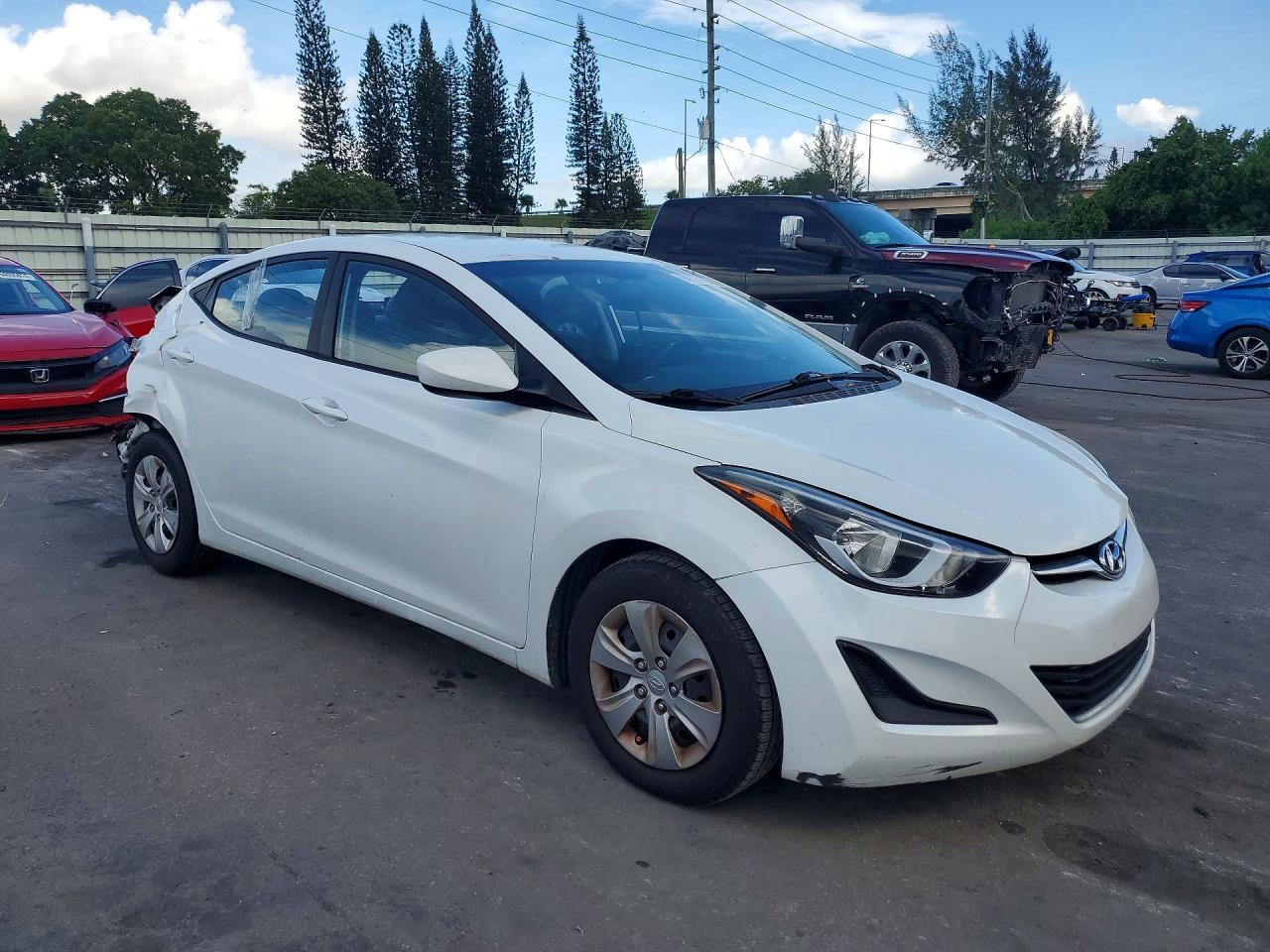 2016 Hyundai Elantra Se - zdjęcie 4
