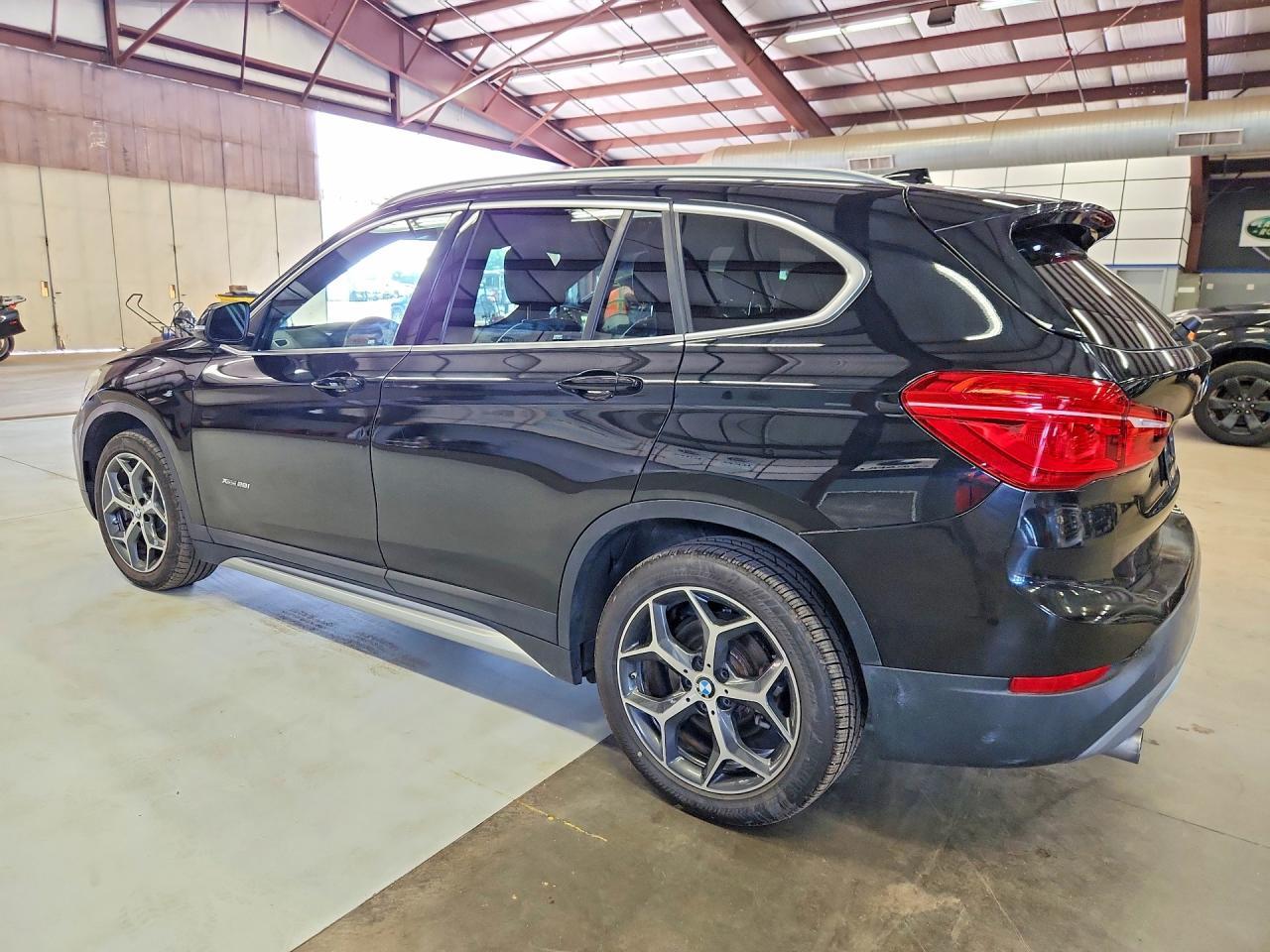 2017 BMW X1 xDrive28I - zdjęcie 2