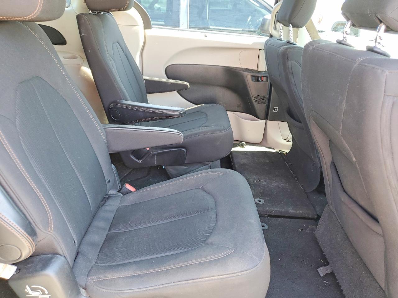 2019 Chrysler Pacifica Touring Plus - zdjęcie 11