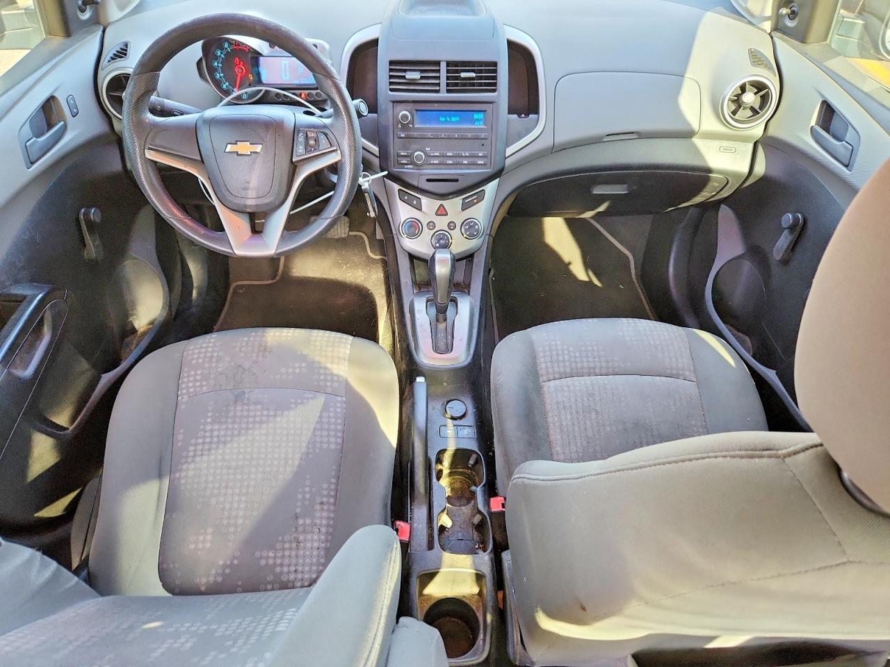 2016 Chevrolet Sonic Ls - zdjęcie 8