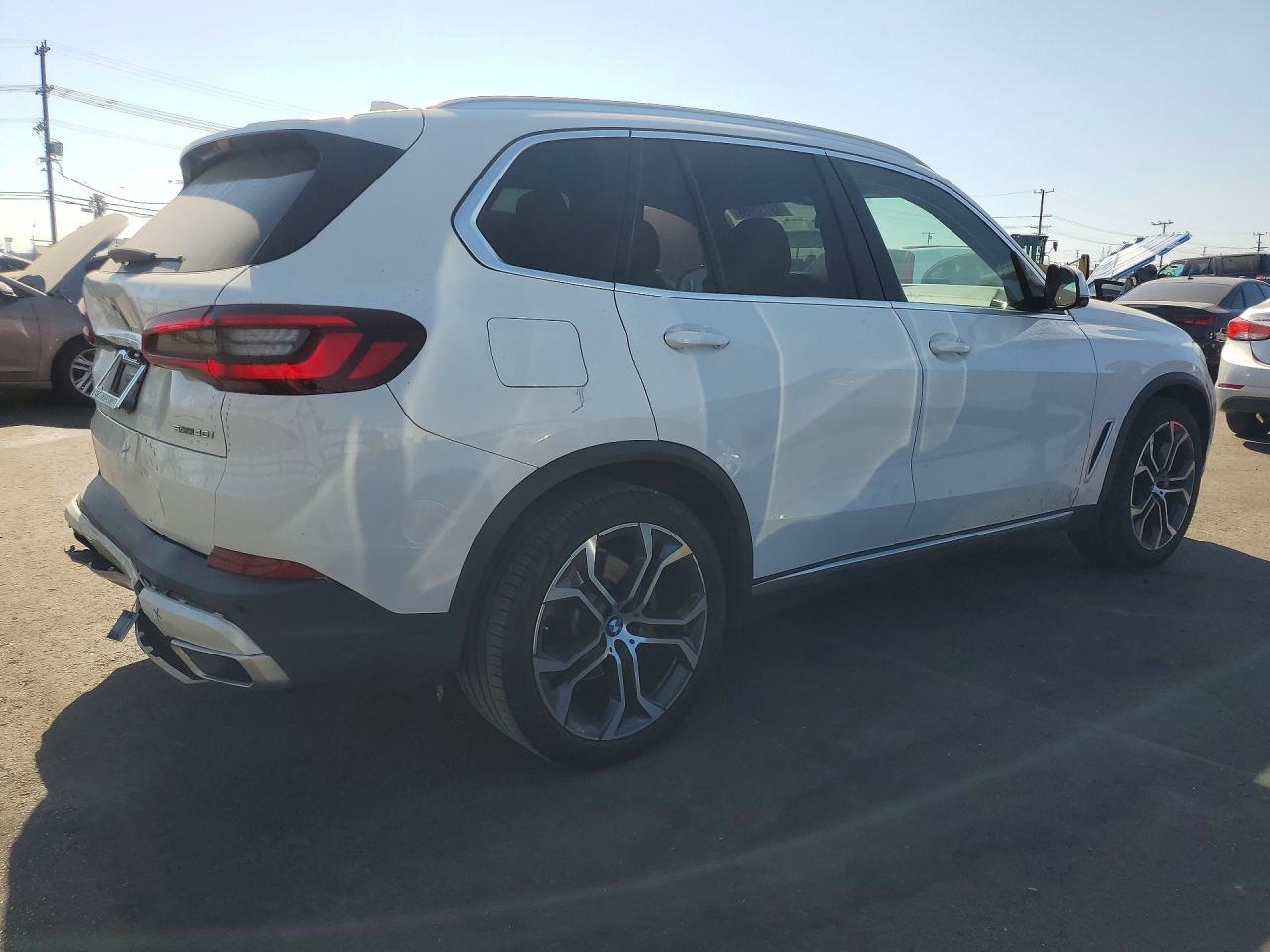 2021 BMW X5 Sdrive 40I - zdjęcie 3