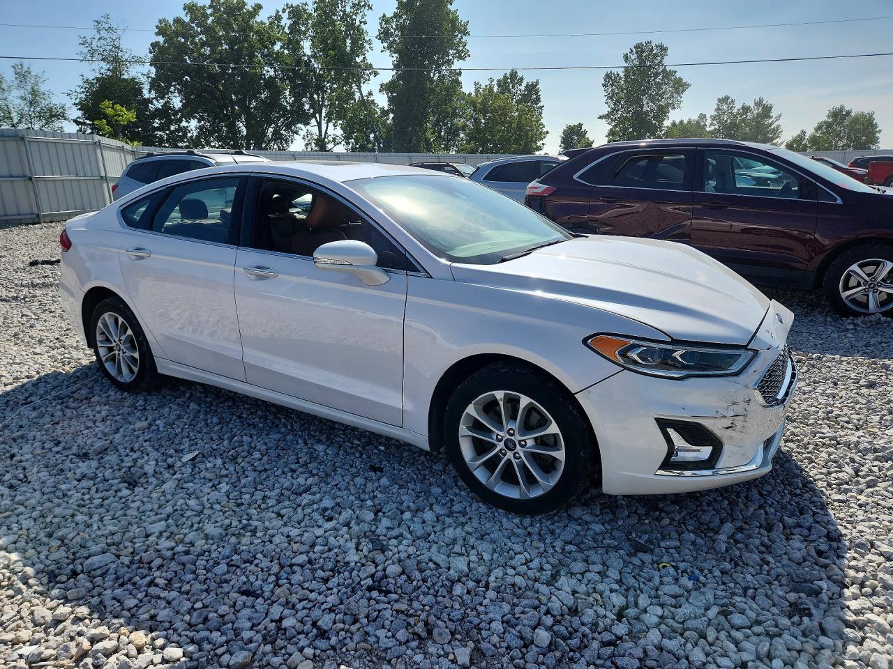2019 Ford Fusion Titanium - zdjęcie 4