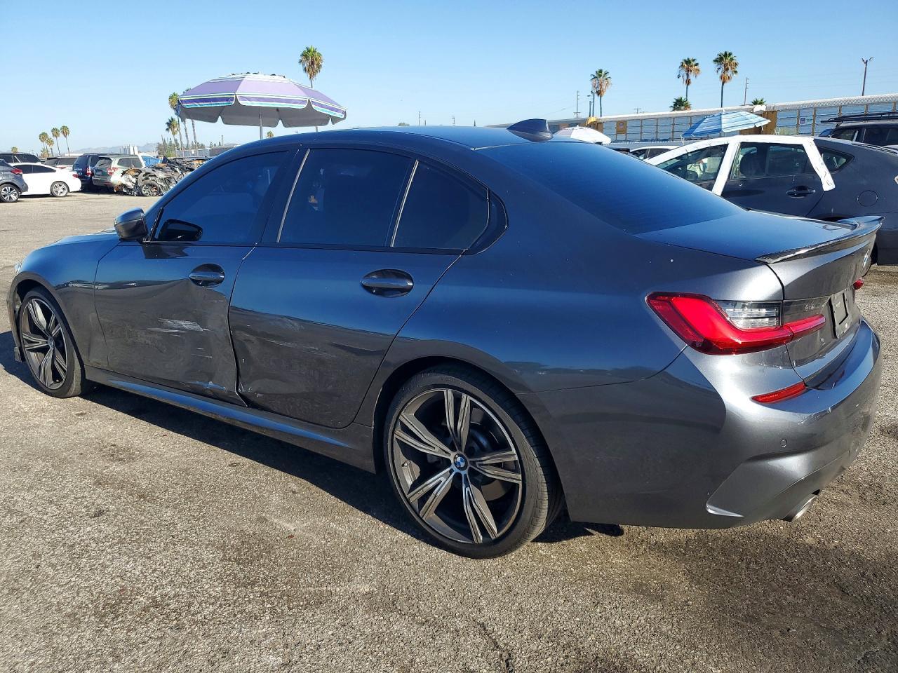 2019 BMW Seria 3 330i - zdjęcie 2