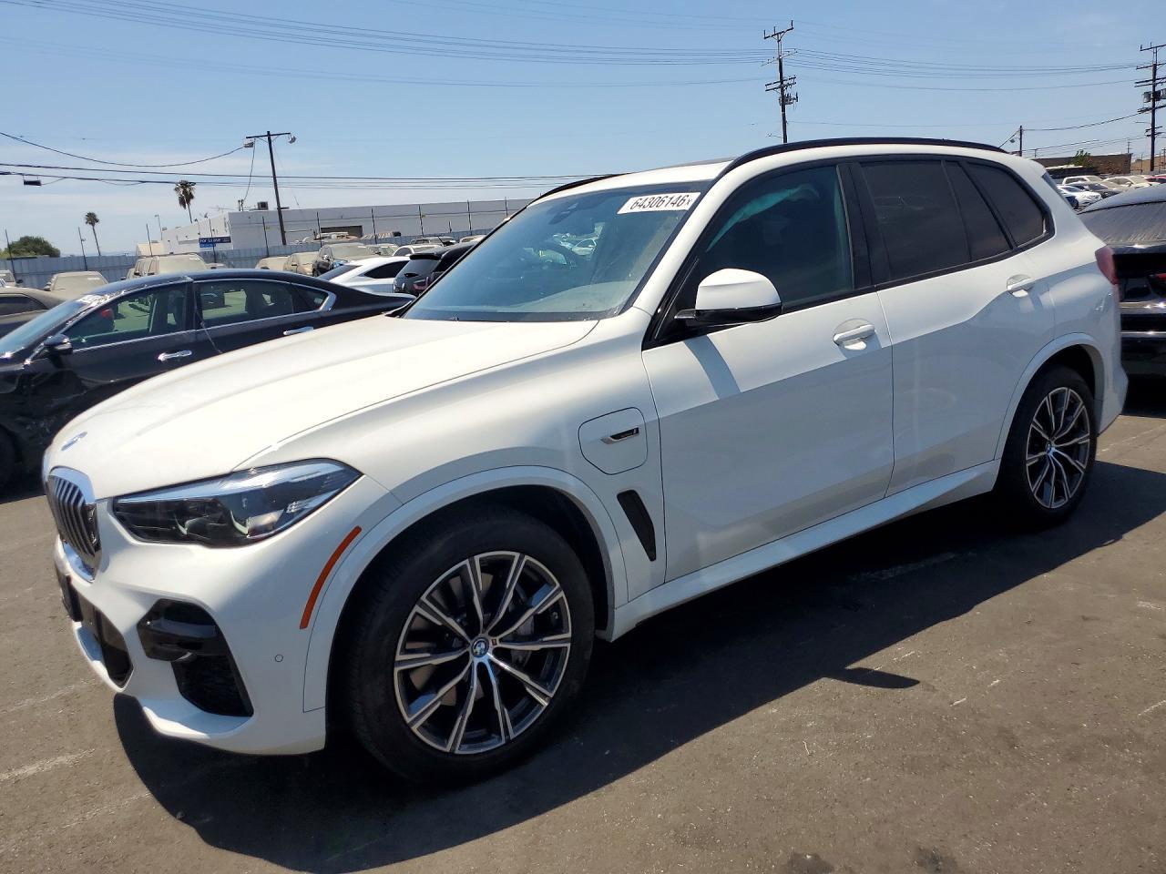 2023 BMW X5 xDrive45E - zdjęcie główne