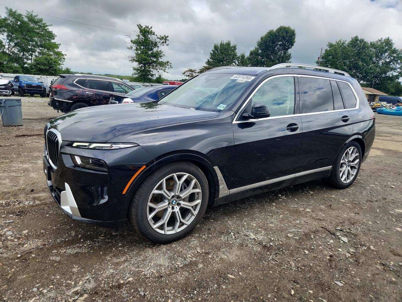 2026 BMW X7 xDrive40I - zdjęcie główne