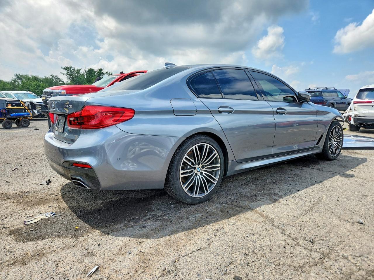 2019 BMW Seria 5 540i - zdjęcie 3