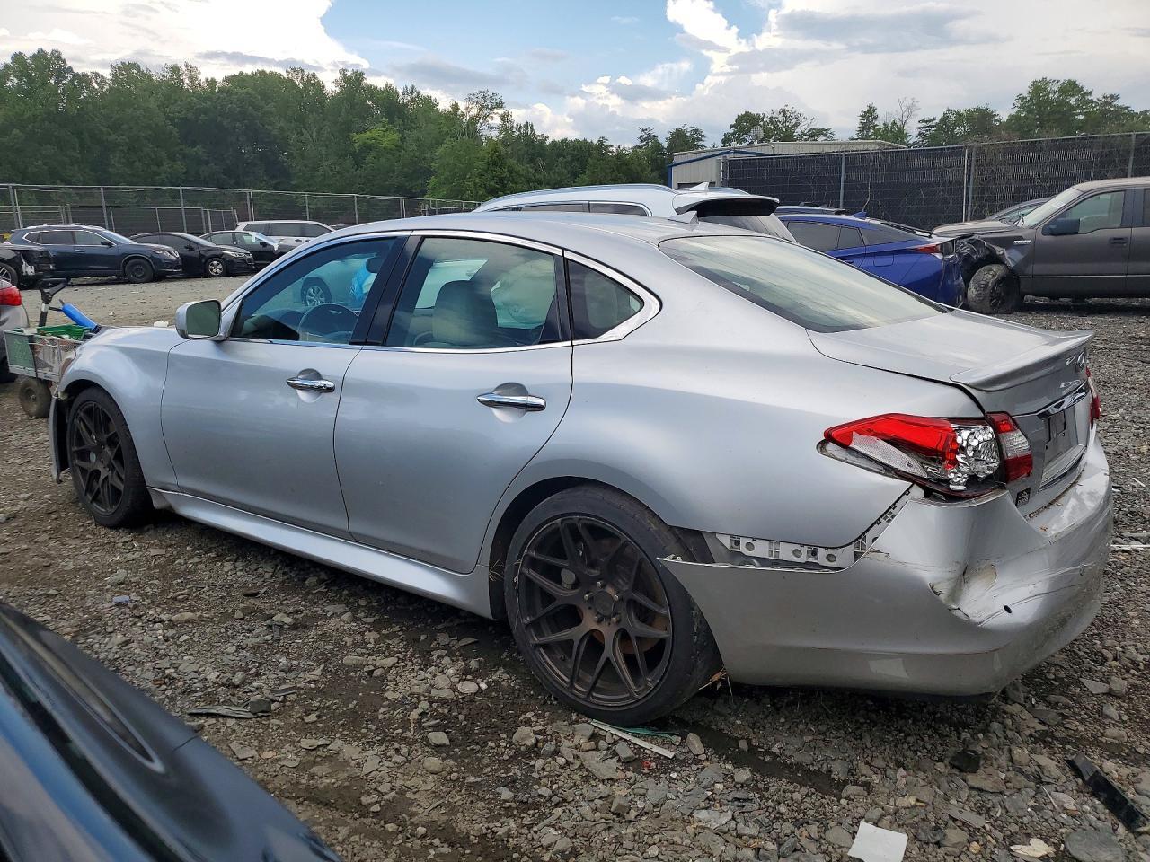 2013 Infiniti M56 Base - zdjęcie 2