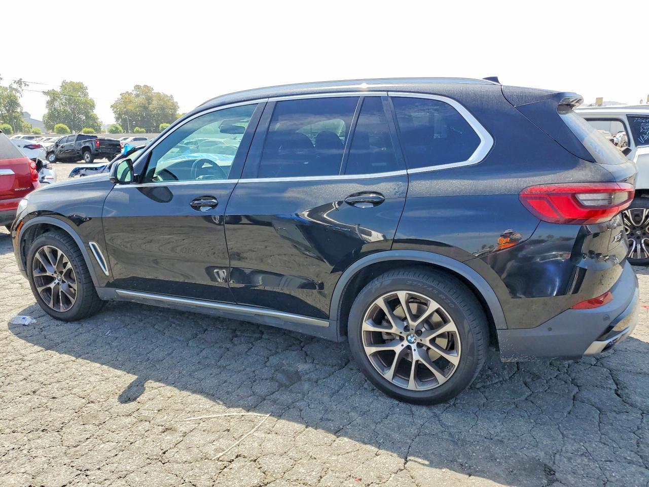 2019 BMW X5 xDrive40I - zdjęcie 2