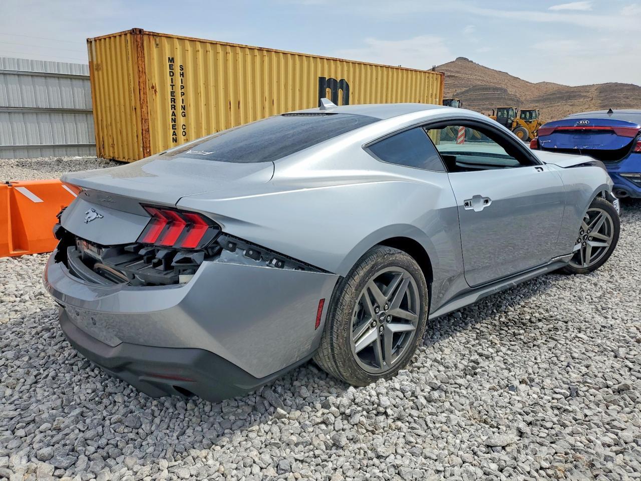2026 Ford Mustang - zdjęcie 3