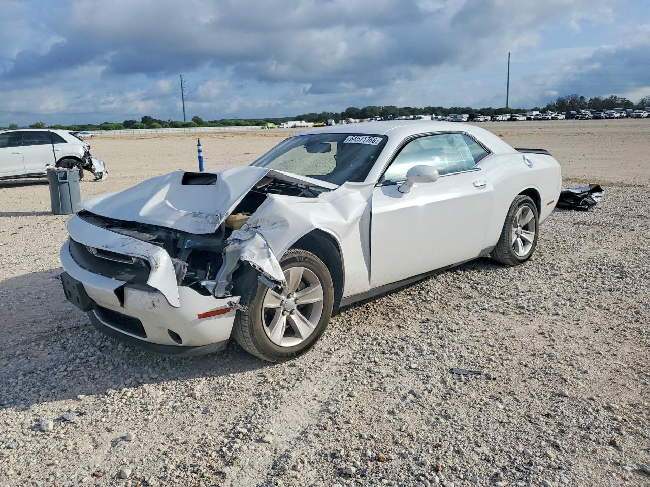 2023 Dodge Challenger Sxt - zdjęcie główne