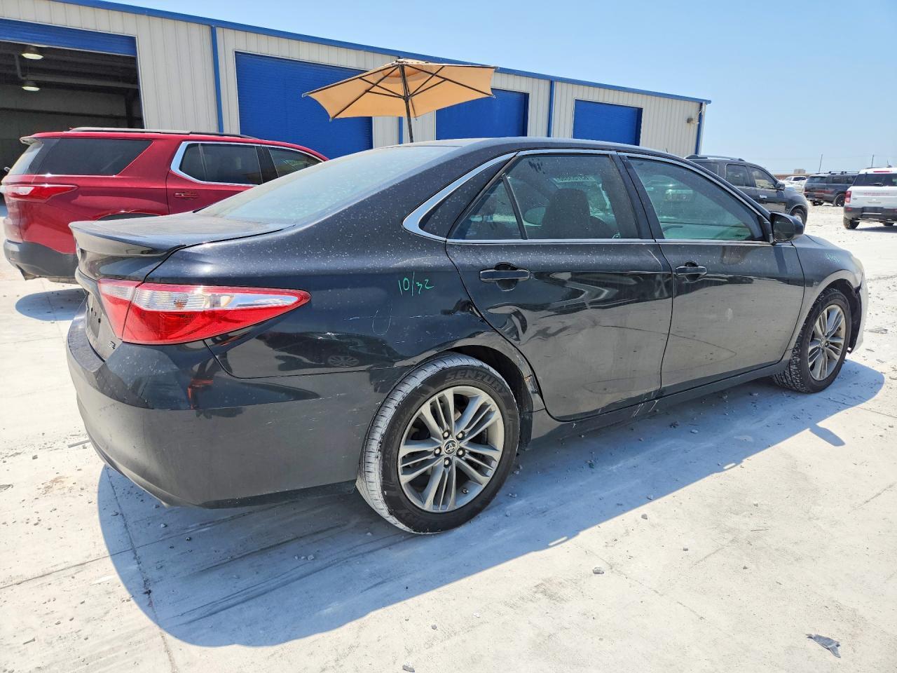 2016 Toyota Camry Se - zdjęcie 3