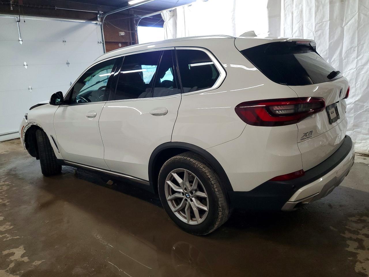 2023 BMW X5 xDrive40I - zdjęcie 2