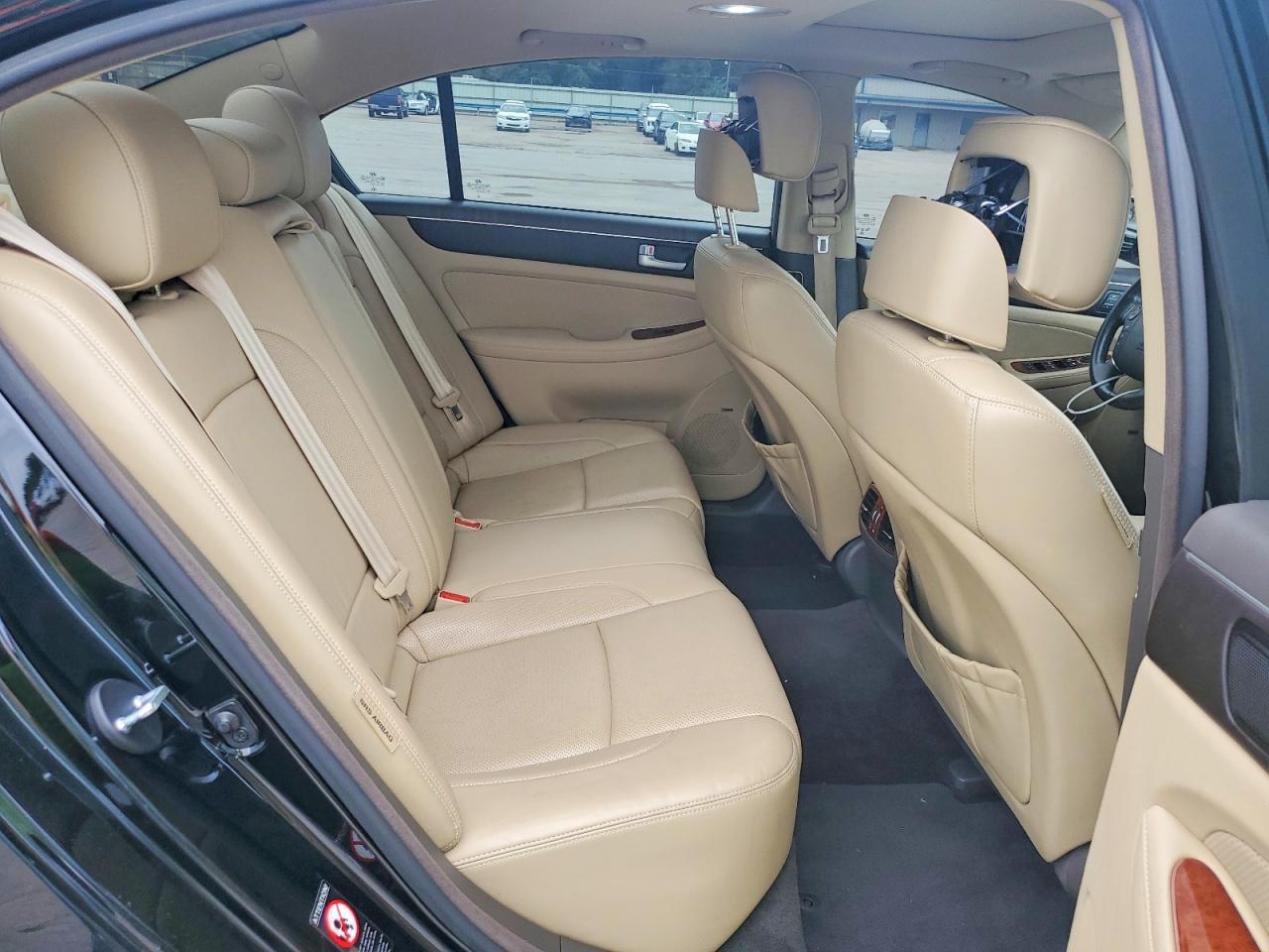 2013 Hyundai Genesis 3.8L - zdjęcie 10