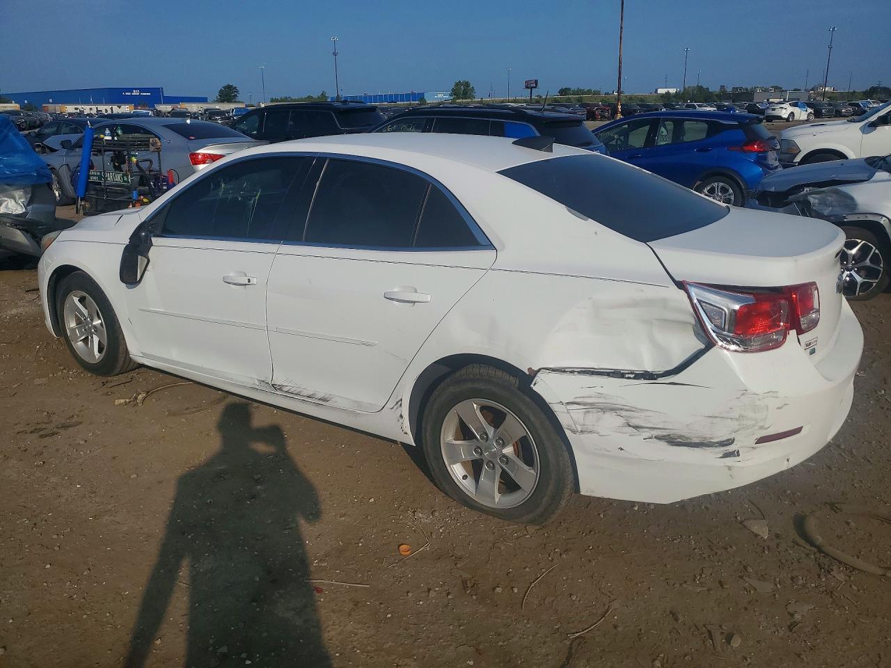 2015 Chevrolet Malibu Ls - zdjęcie 2