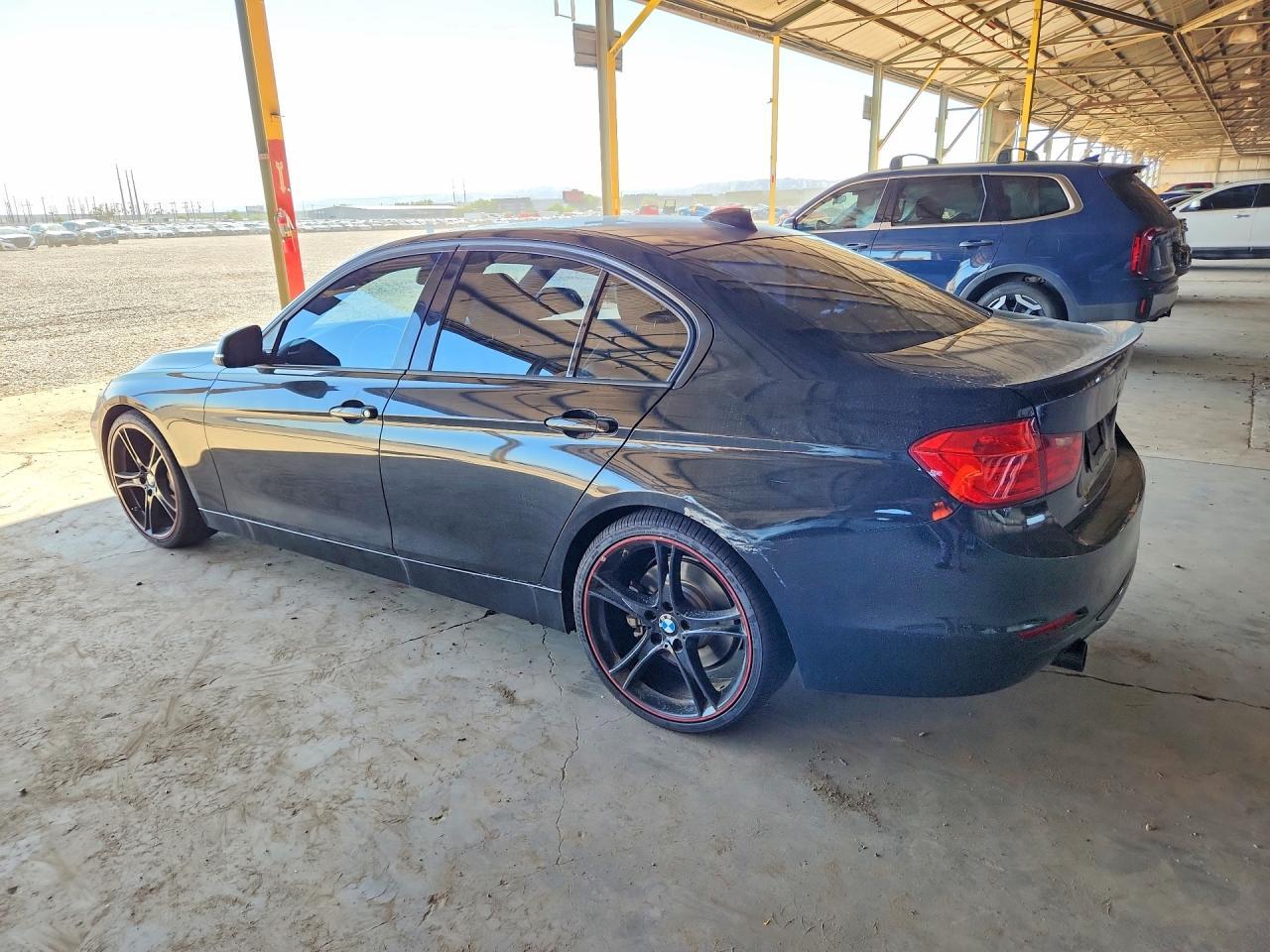 2013 BMW 335 I - zdjęcie 2
