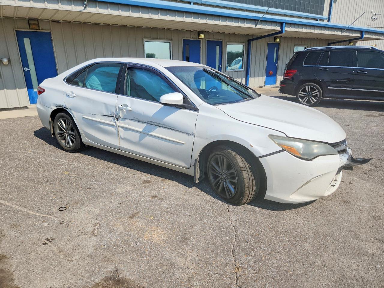 2015 Toyota Camry Se - zdjęcie 4