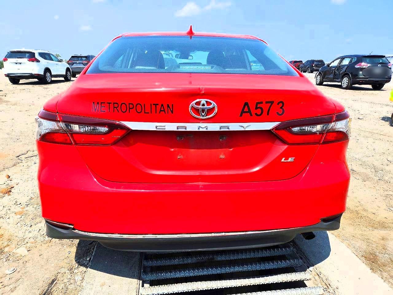 2021 Toyota Camry Le - zdjęcie 6
