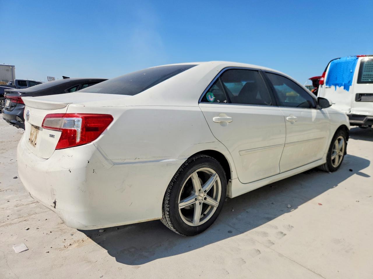 2013 Toyota Camry Se - zdjęcie 3