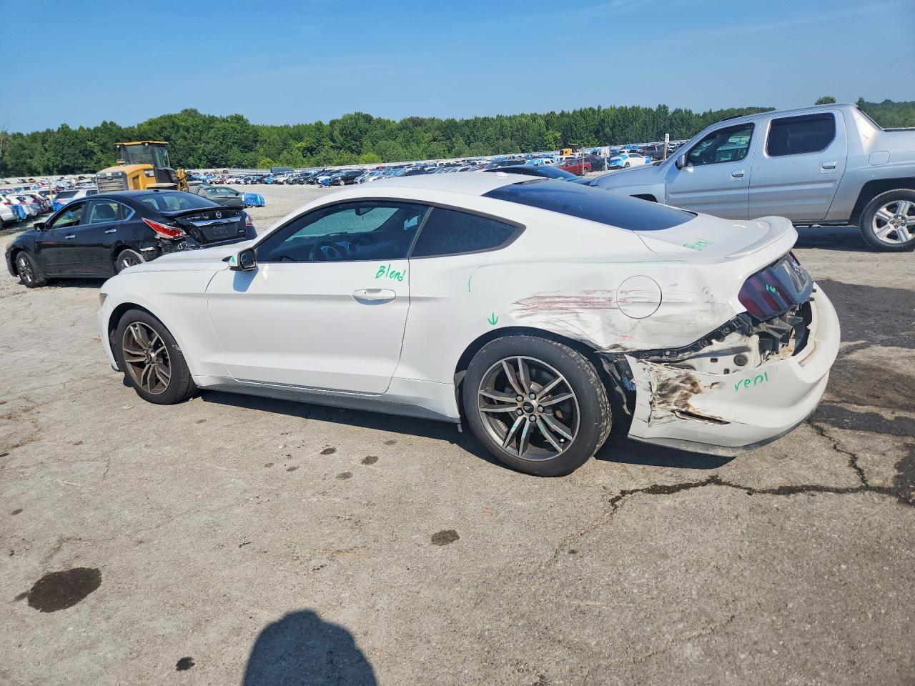 2015 Ford Mustang - zdjęcie 2