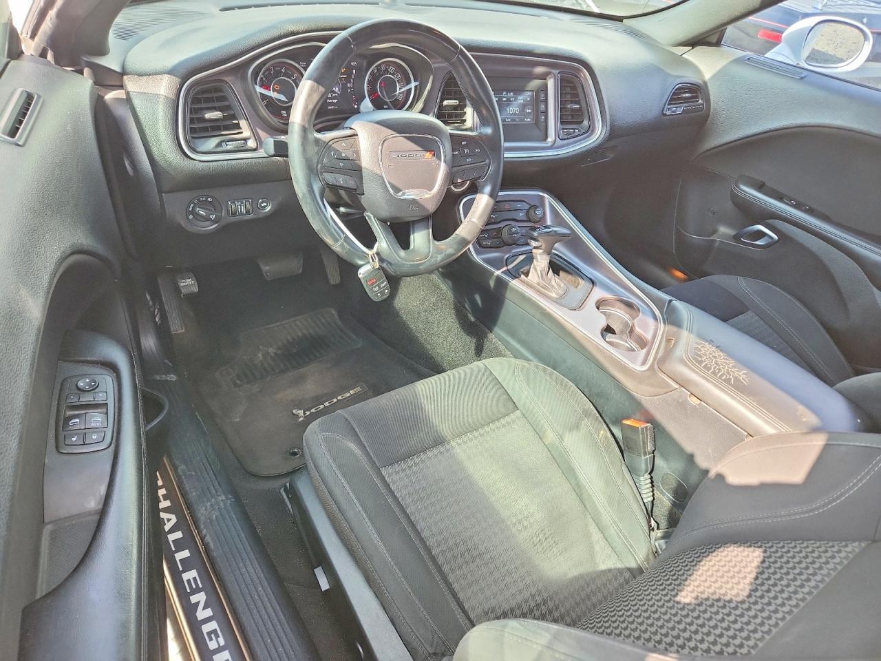 2015 Dodge Challenger Sxt - zdjęcie 8