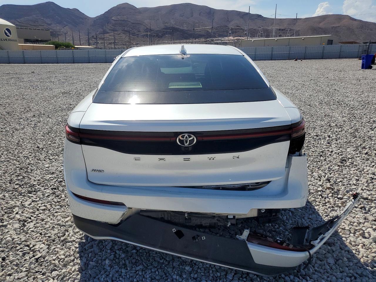 2023 Toyota Crown Xle - zdjęcie 6