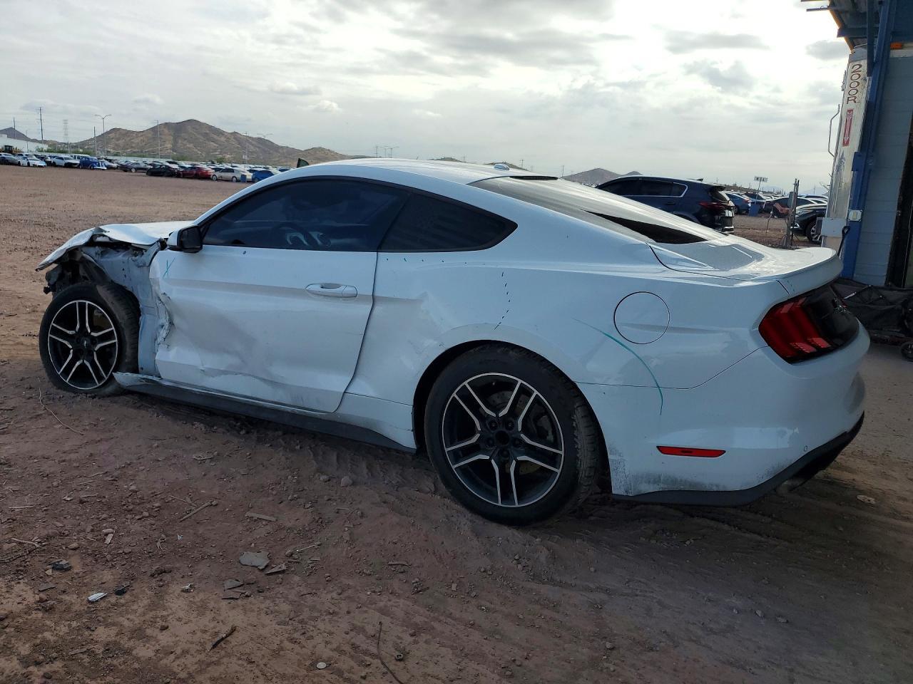2018 Ford Mustang - zdjęcie 2