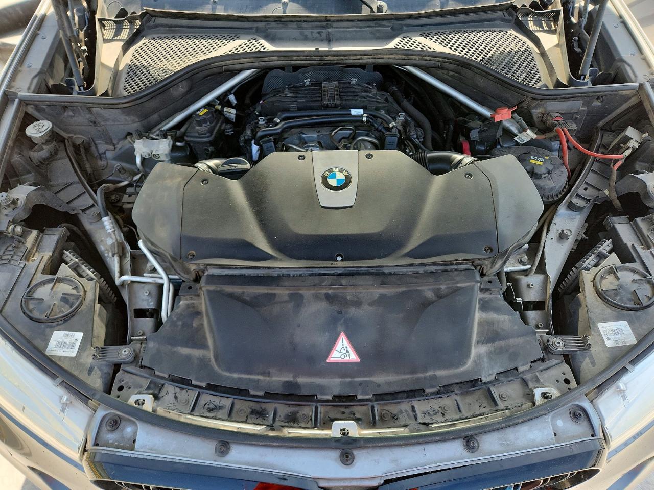 2016 BMW X6 xDrive50I - zdjęcie 12