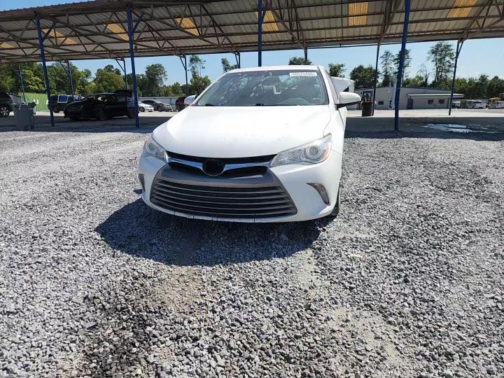 2017 Toyota Camry Le - zdjęcie 13