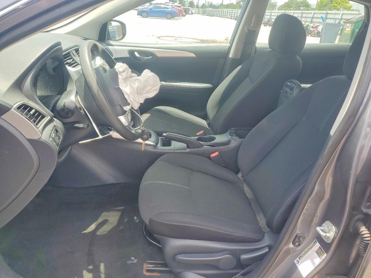 2016 Nissan Sentra S - zdjęcie 7