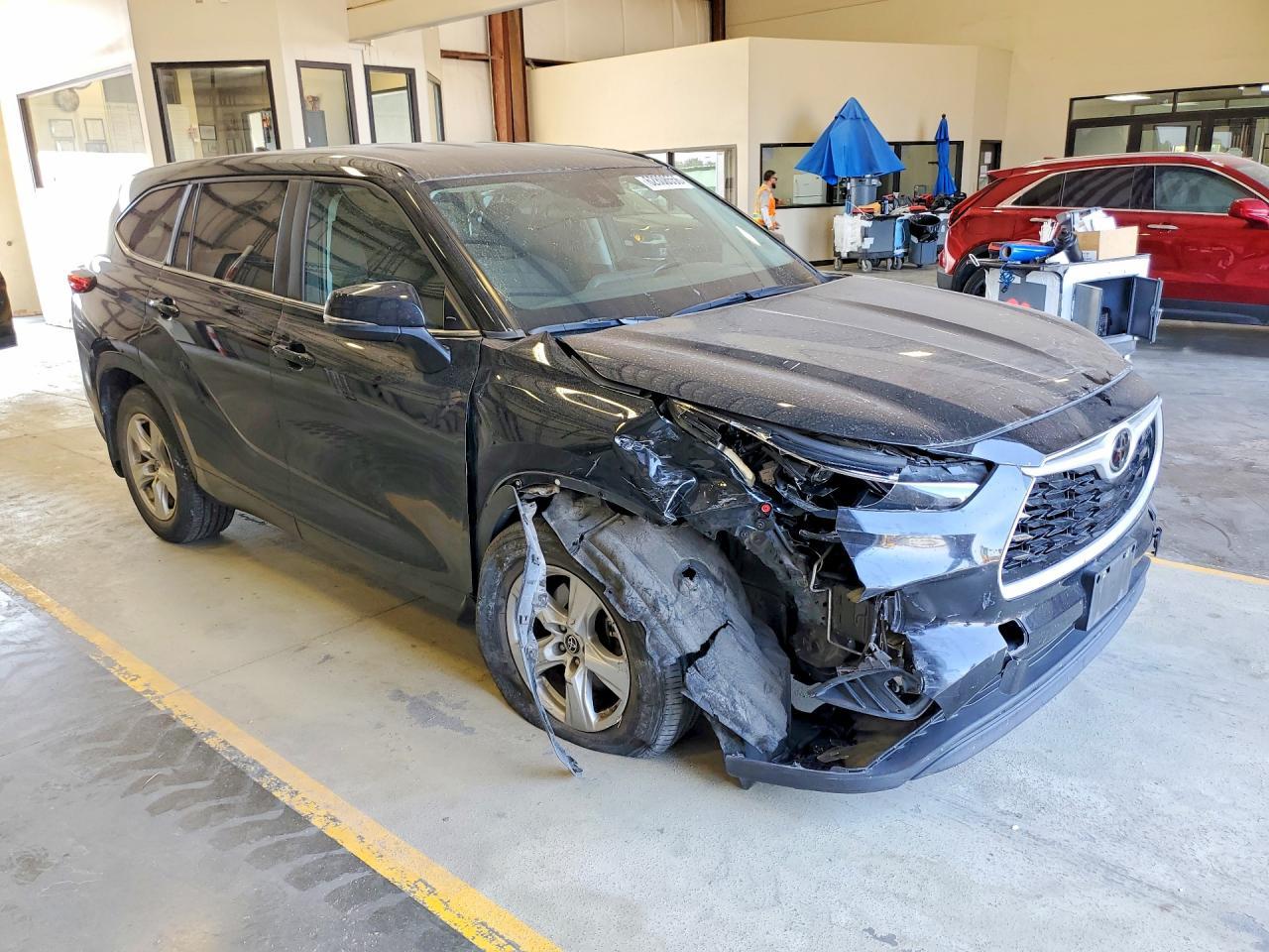 2023 Toyota Highlander Le - zdjęcie 4