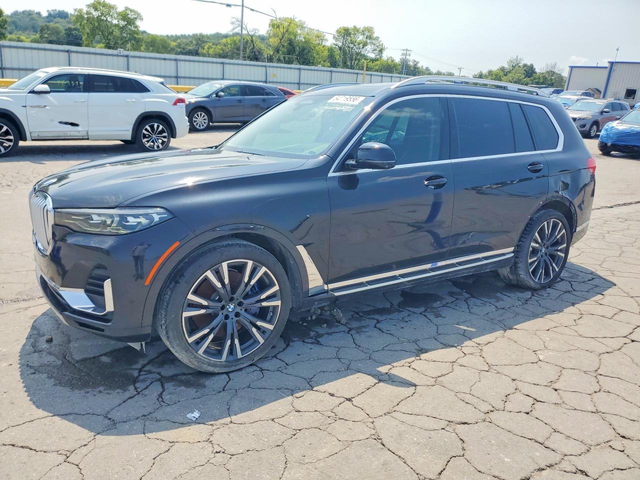 2019 BMW X7 xDrive50I - zdjęcie główne