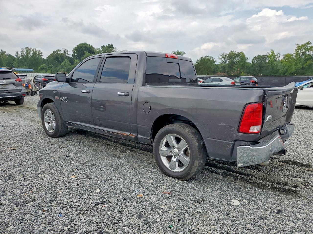 2017 Ram 1500 Slt - zdjęcie 2