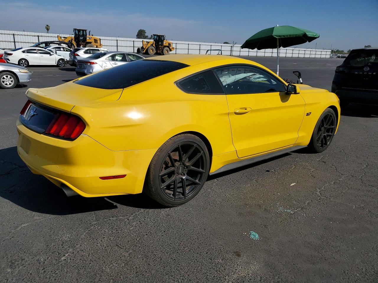 2016 Ford Mustang - zdjęcie 3