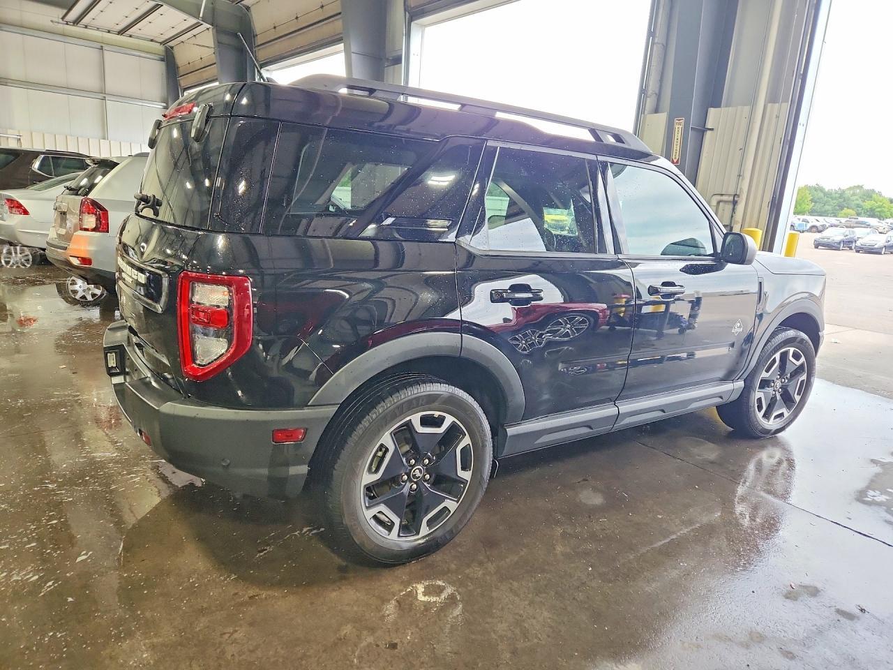 2023 Ford Bronco Sport Outer Banks - zdjęcie 3