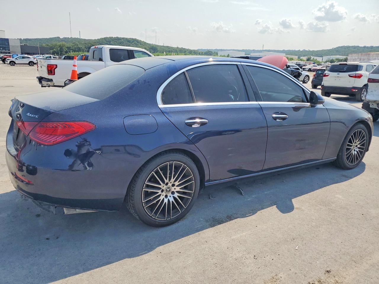 2023 Mercedes-Benz C 300 4Matic - zdjęcie 3