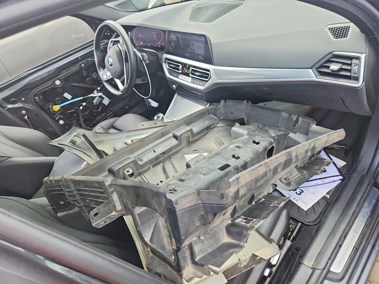 2021 BMW Seria 3 330i - zdjęcie 8
