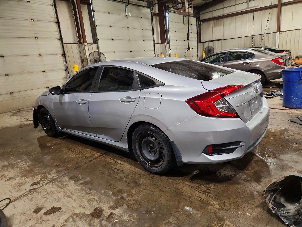 2018 Honda Civic Lx - zdjęcie 2