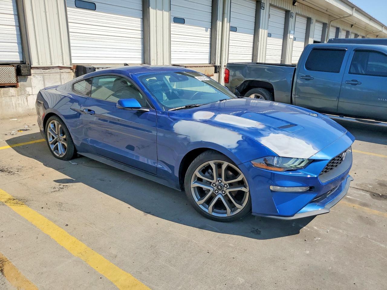 2022 Ford Mustang - zdjęcie 4