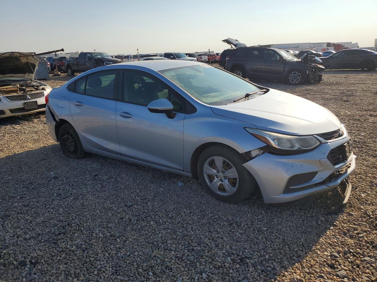 2018 Chevrolet Cruze Ls - zdjęcie 4