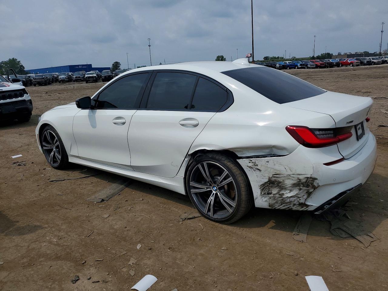 2020 BMW Seria 3 330i - zdjęcie 2