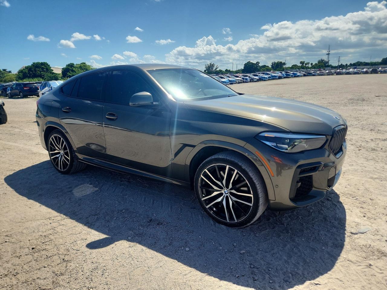 2022 BMW X6 M50I - zdjęcie 4