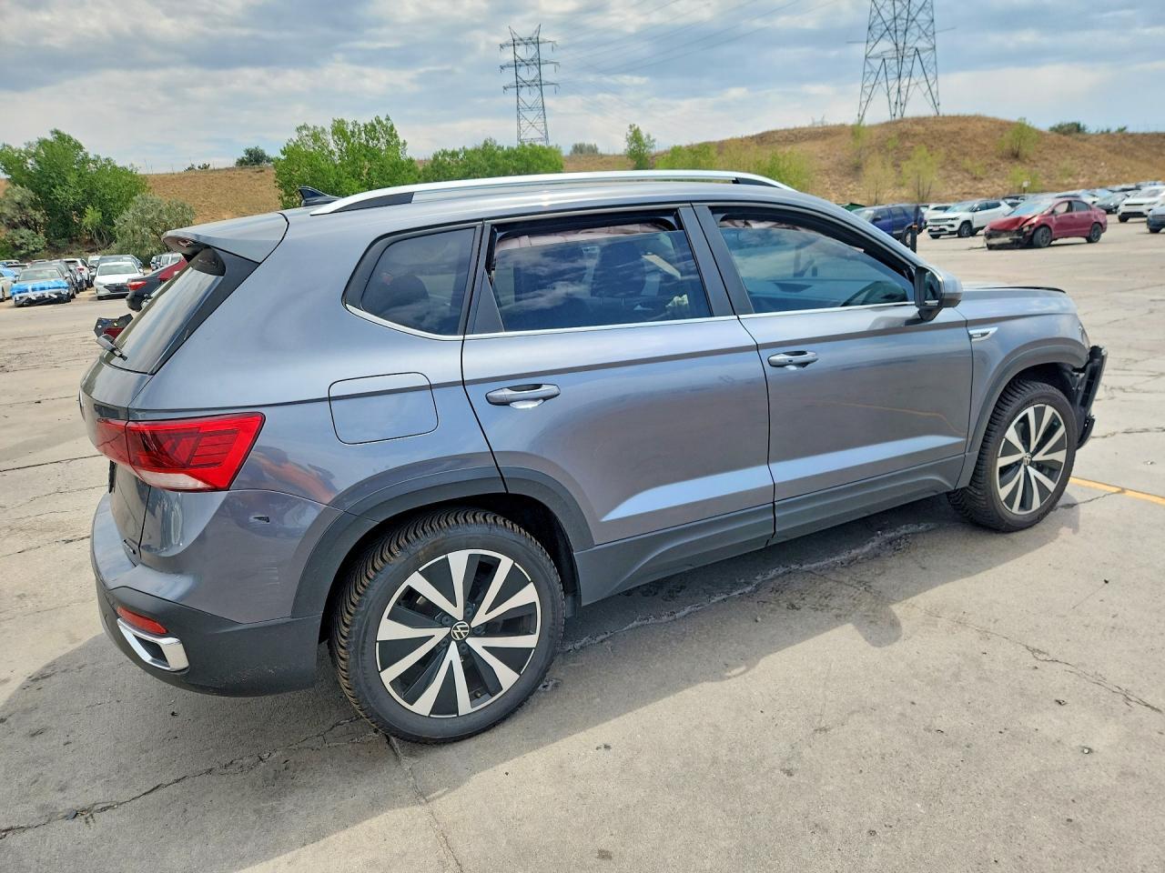2022 Volkswagen Taos Se - zdjęcie 3
