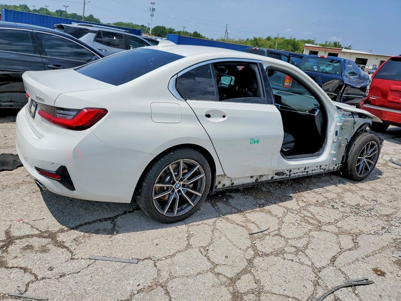 2020 BMW Seria 3 330i - zdjęcie 3