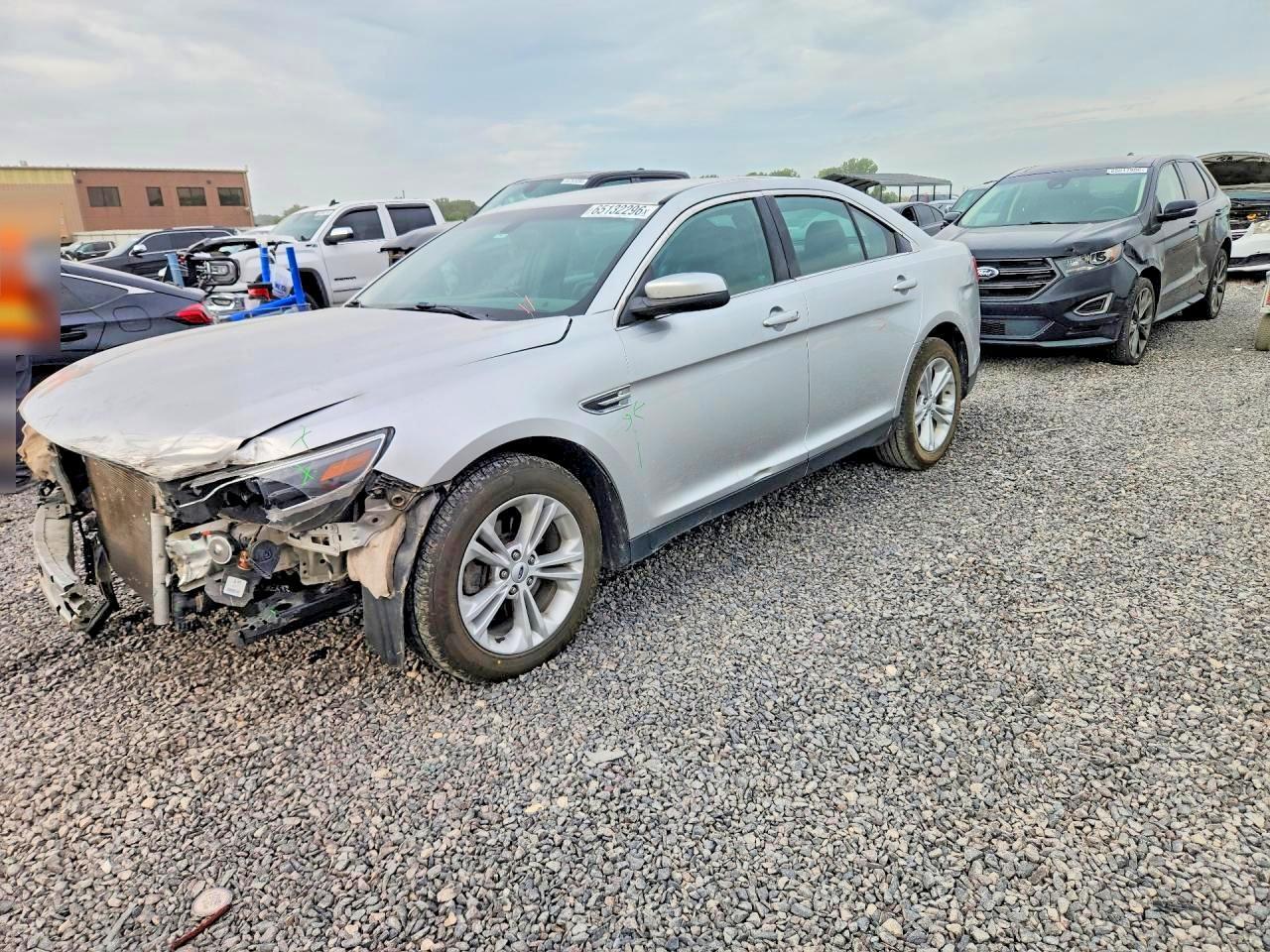 2016 Ford Taurus Sel - zdjęcie główne