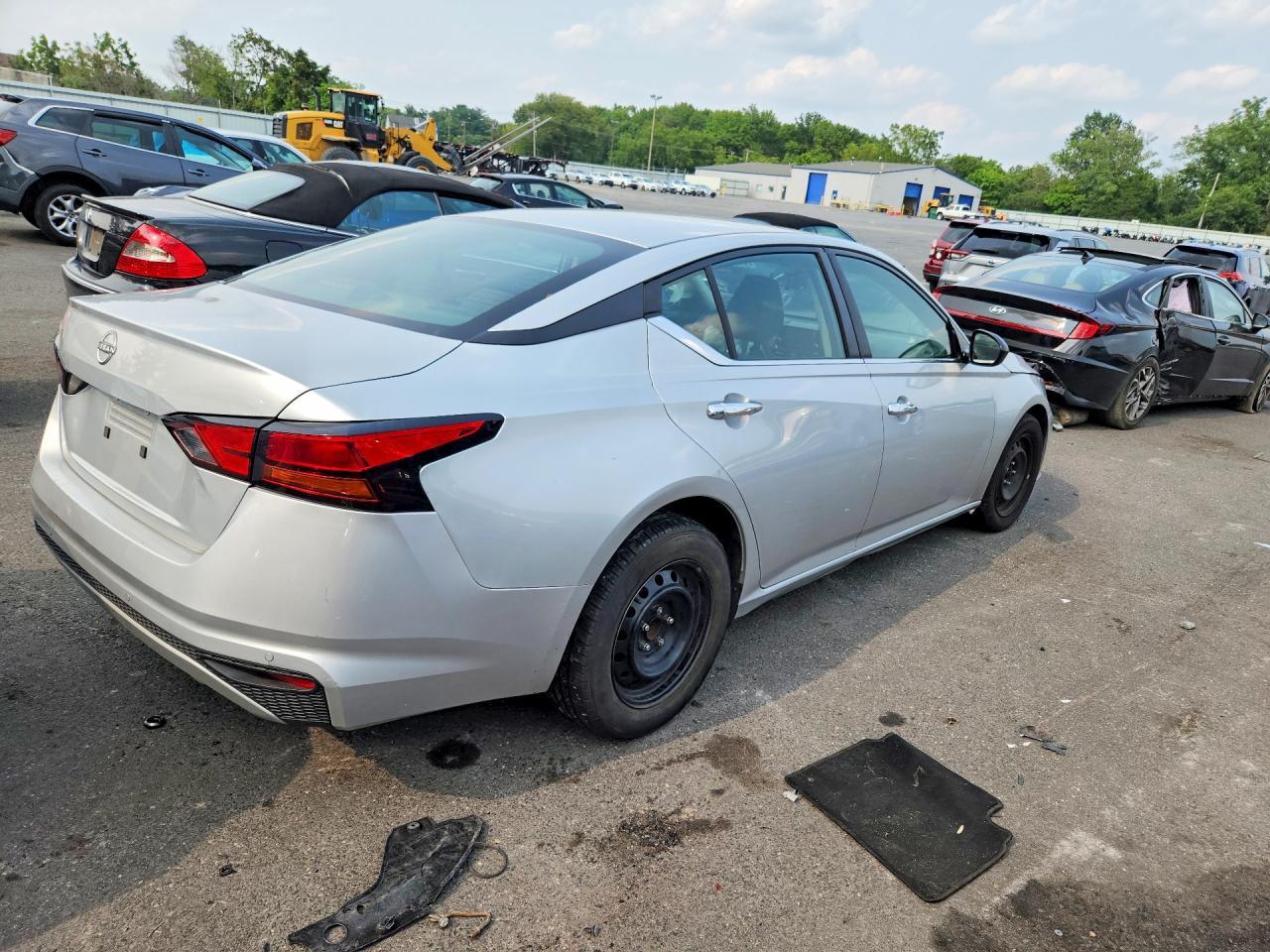 2024 Nissan Altima S - zdjęcie 3