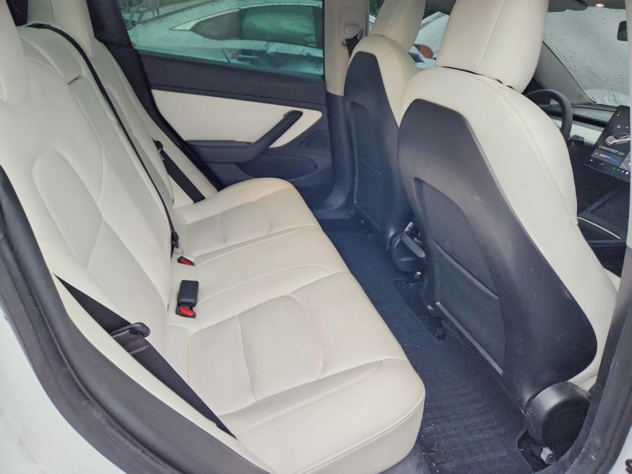 2021 Tesla Model 3 - zdjęcie 10