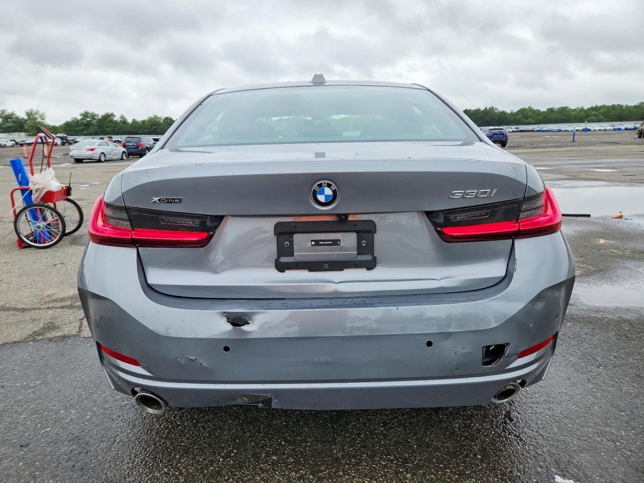 2026 BMW 330Xi - zdjęcie 6