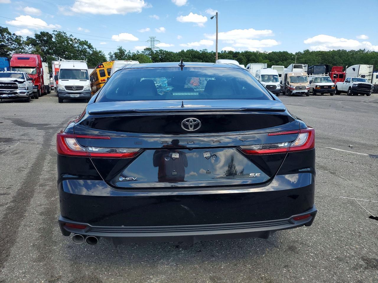 2026 Toyota Camry Se - zdjęcie 6