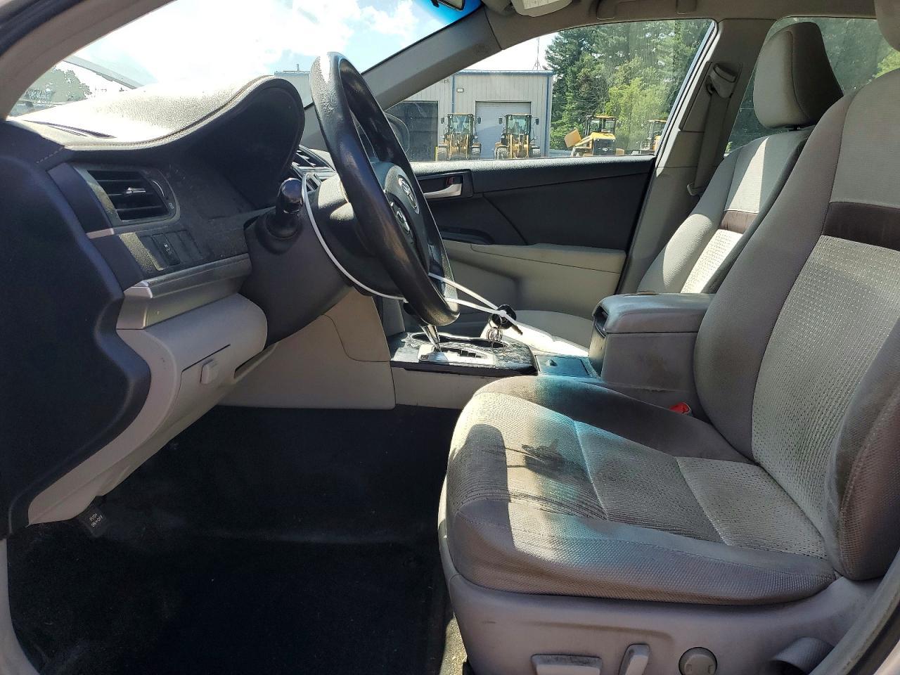 2014 Toyota Camry Le - zdjęcie 7