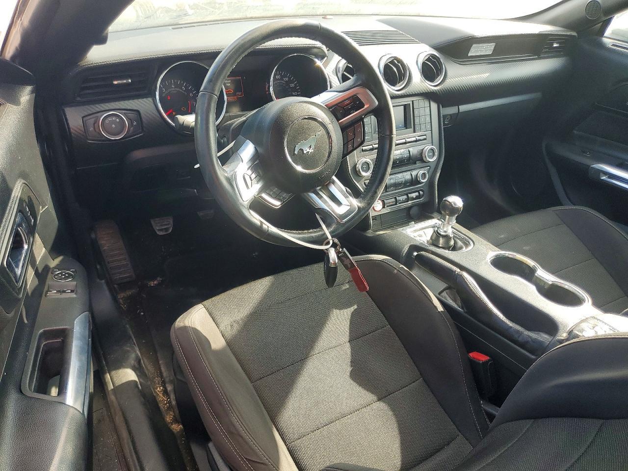 2017 Ford Mustang - zdjęcie 8